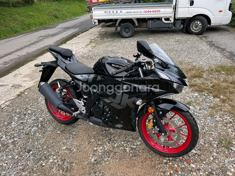 스즈키 gsx-r125 23년 신차급 팝니다--0
