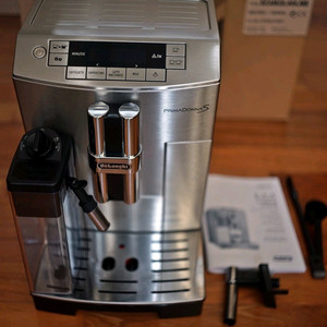 드롱기 플래그쉽 전자동 커피머신 프리마돈나S 판매합니다