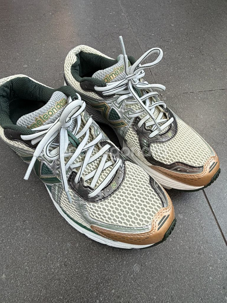 뉴발란스 에임레온도르 V2 그린 270사이즈--1