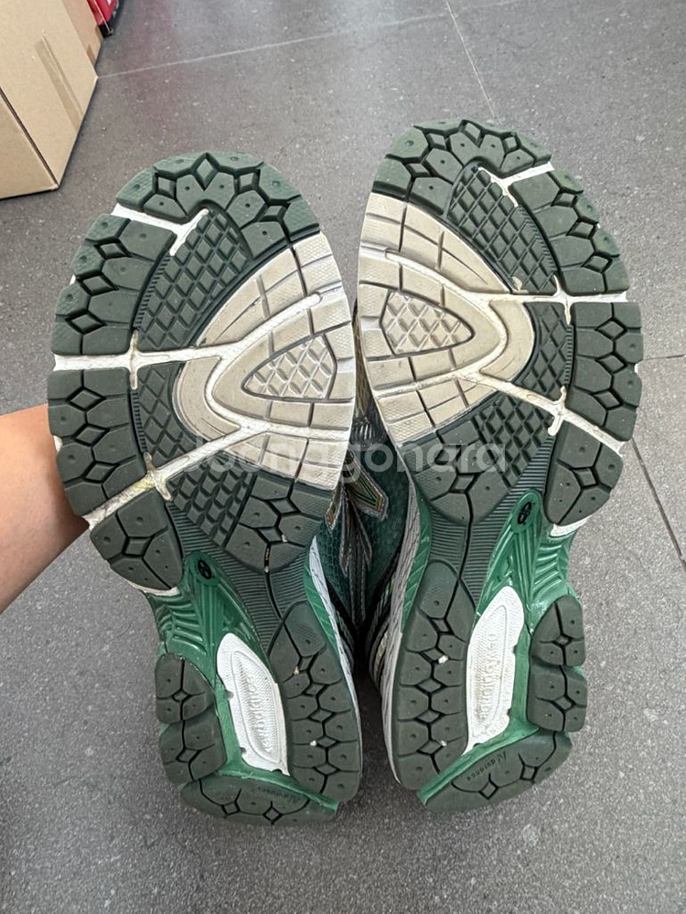 뉴발란스 에임레온도르 V2 그린 270사이즈--3