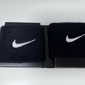 나이키 스우시 리스트 손목 밴드 팝니다