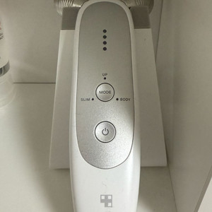 메디큐브 에이지알 더마 ems