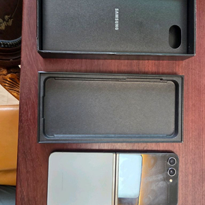 플립5 512g 자급제 그레이 풀박스 팝니다