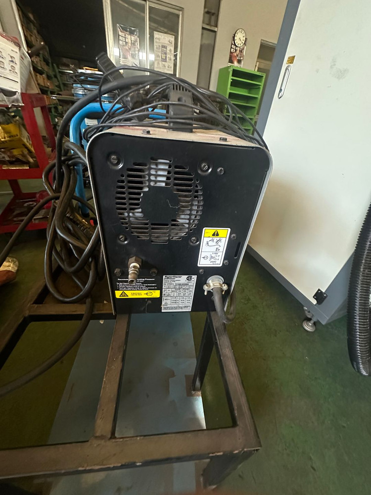 금속 절단용 플라즈마 절단기 이미지