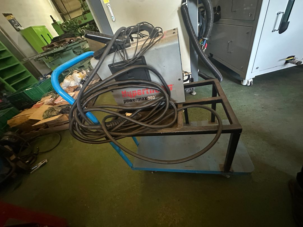 금속 절단용 플라즈마 절단기 이미지