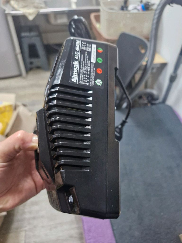 아임삭충전기ALC4640M 창고내사용 거의새거 개당가격 이미지