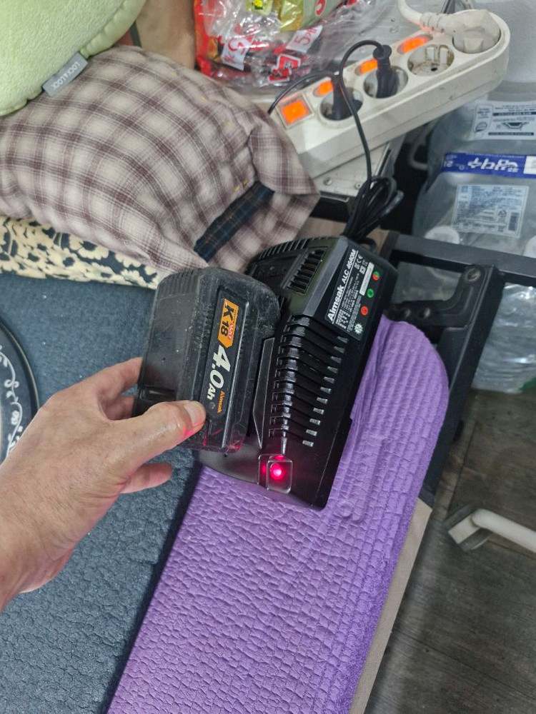 아임삭충전기ALC4640M 창고내사용 거의새거 개당가격 이미지