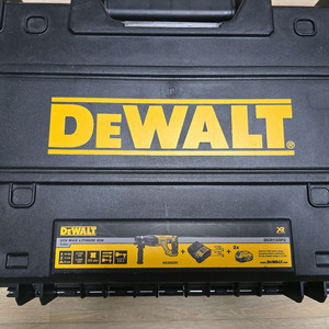 디월트 20V 5.0Ah 충전 로타리 해머드릴 세트