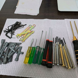 rc 불용품 일괄(공구,타이어,충전기,엔진)