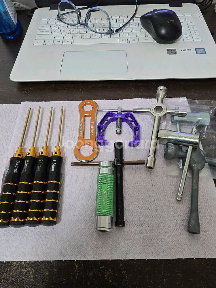 rc 불용품 일괄(공구,타이어,충전기,엔진)--1