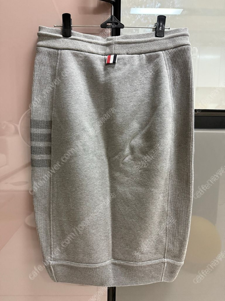 톰브라운thom browne 4BAR 미디 스커트--3