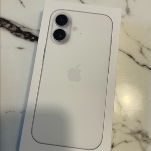 아이폰16 256GB 화이트 자급제 미개봉 팝니다.