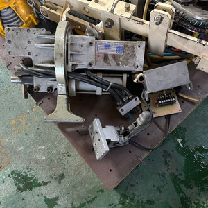 로봇 스폿 용접 건