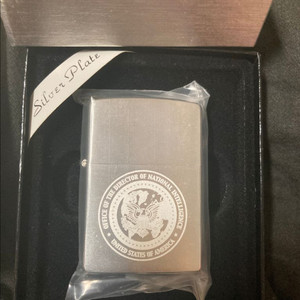 미개봉 2005년 12월 생산품 지포 ZIPPO