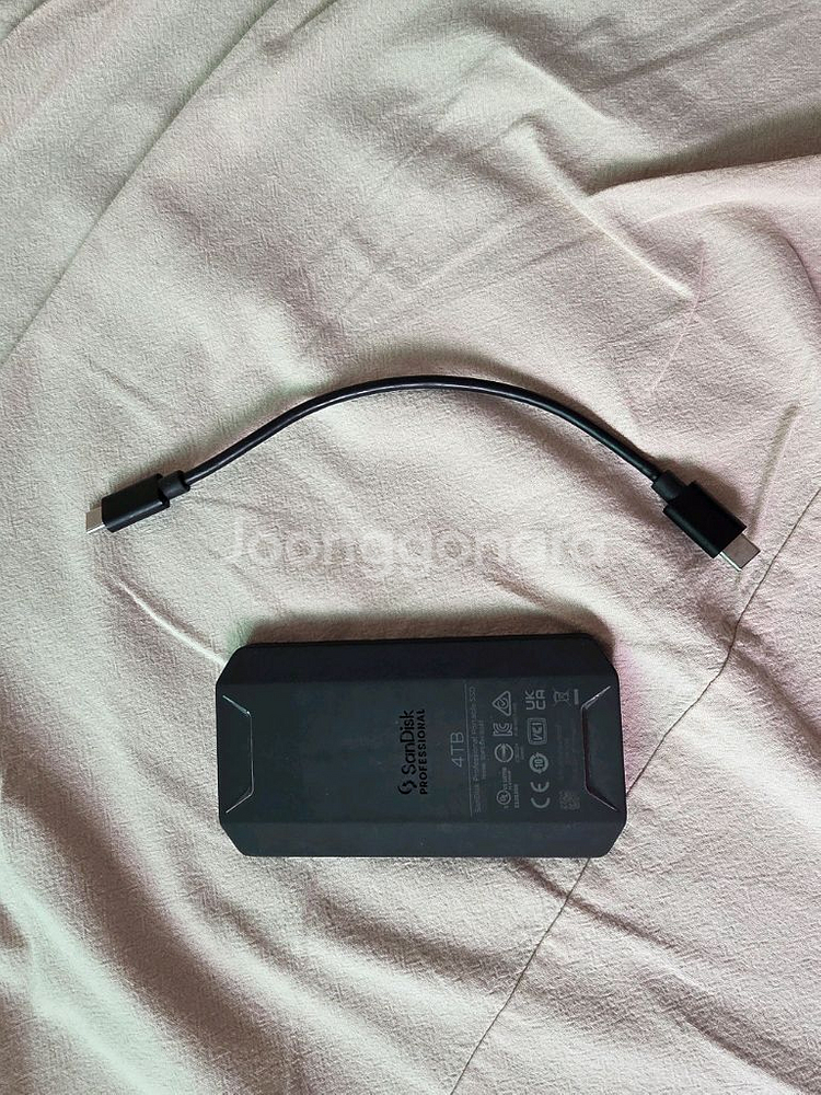 SANDISK 4TB SSD 썬더볼트--1