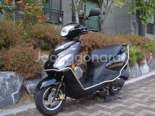 U 100 2025년식 신차 팝니다.--3