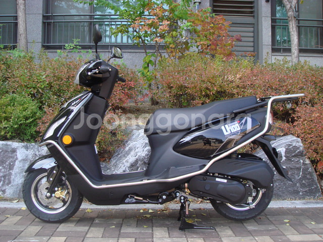 U 100 2025년식 신차 팝니다.--4