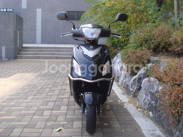 U 100 2025년식 신차 팝니다.--6