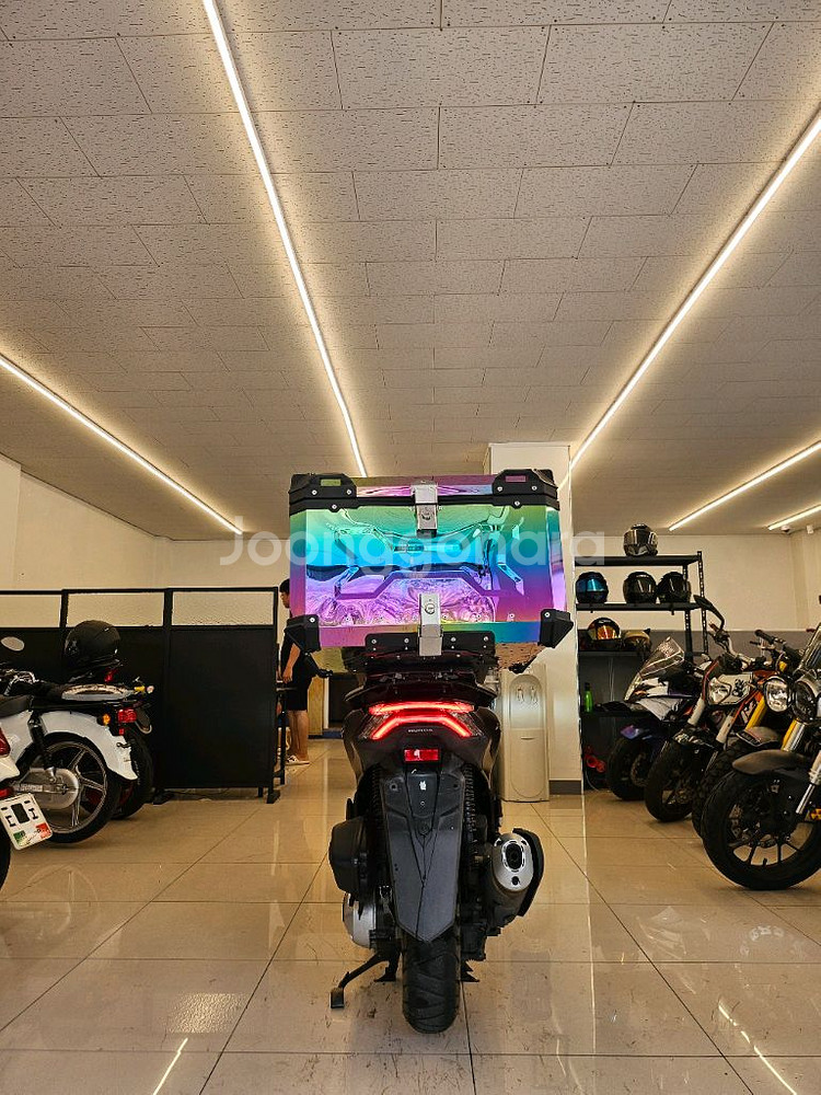 잘나가는 pcx125 22년식 빠르게 팝니다 !--3