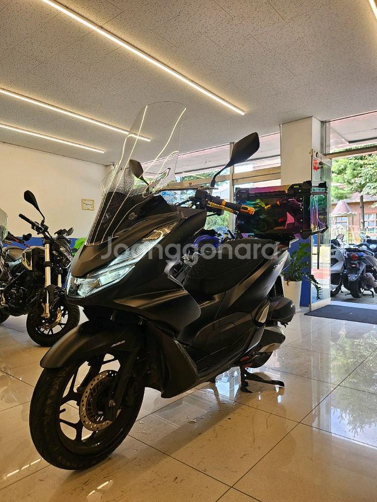 잘나가는 pcx125 22년식 빠르게 팝니다 !--0