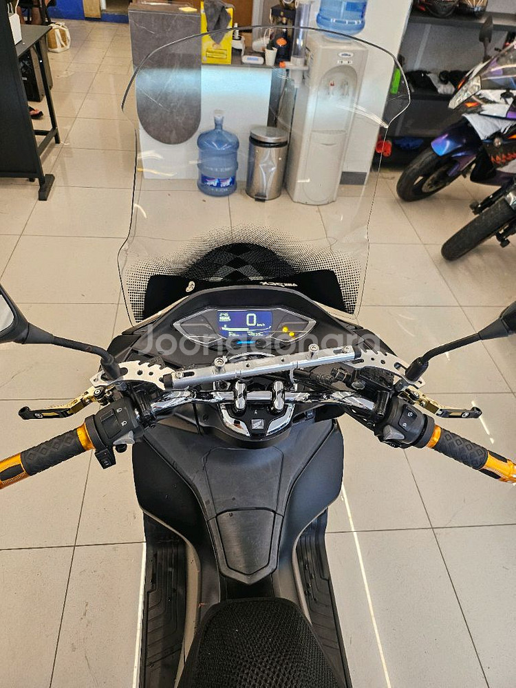 잘나가는 pcx125 22년식 빠르게 팝니다 !--6