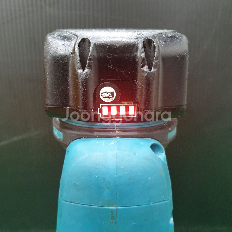 마끼다 충전직소 DJV180배터리포함--4