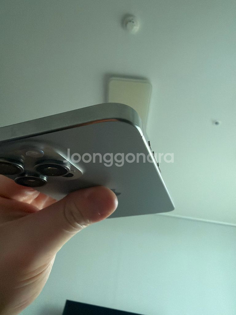 아이폰15프로맥스 512GB 네추럴티타늄 판매합니다--5