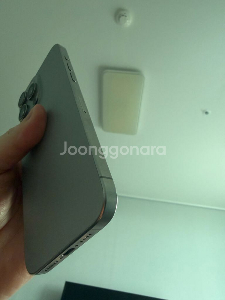 아이폰15프로맥스 512GB 네추럴티타늄 판매합니다--6