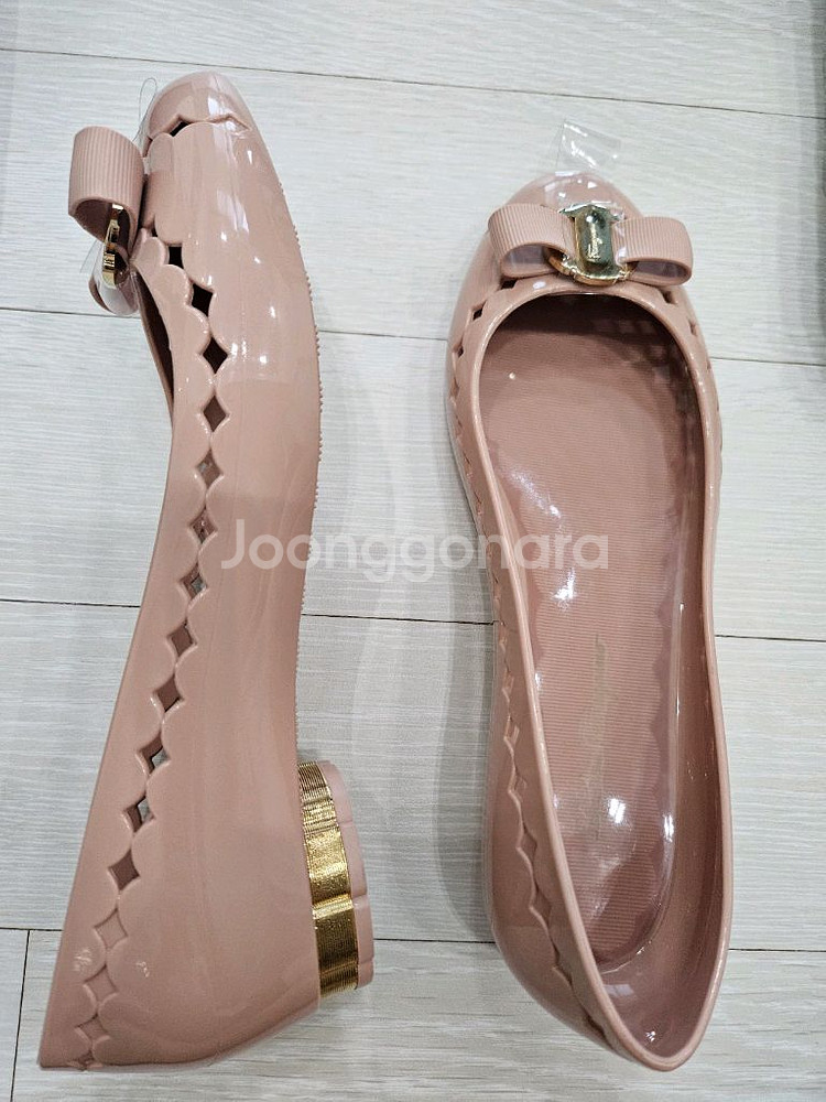 페라가모 젤리슈즈 240--1