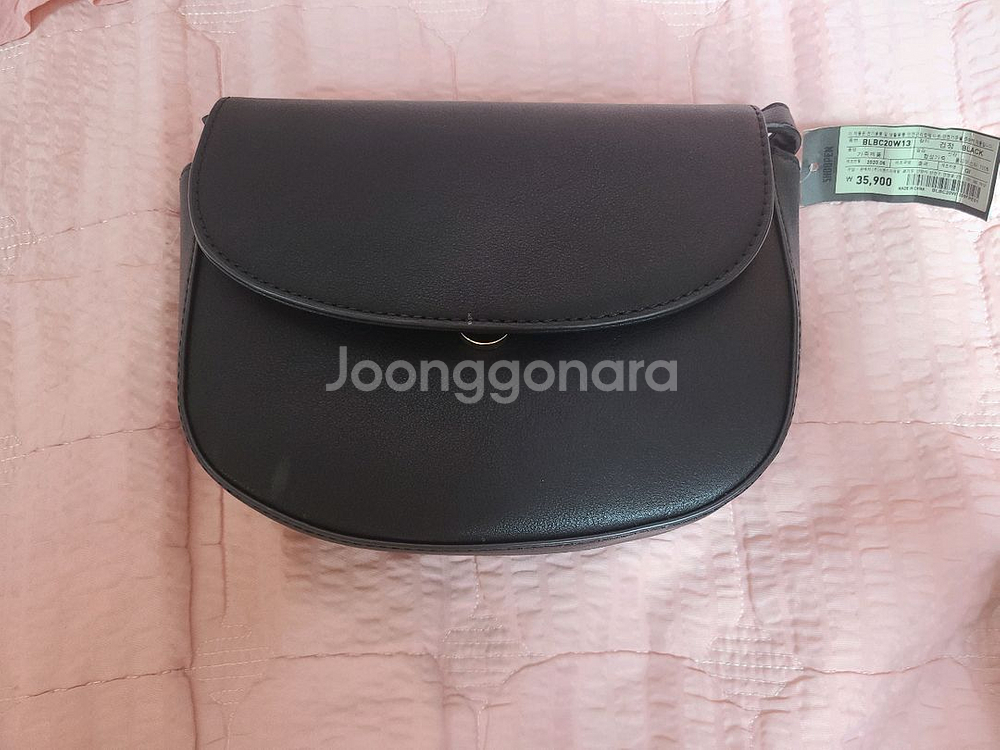 새상품 슈펜 반달 미니백 가방 블랙 13000원--1