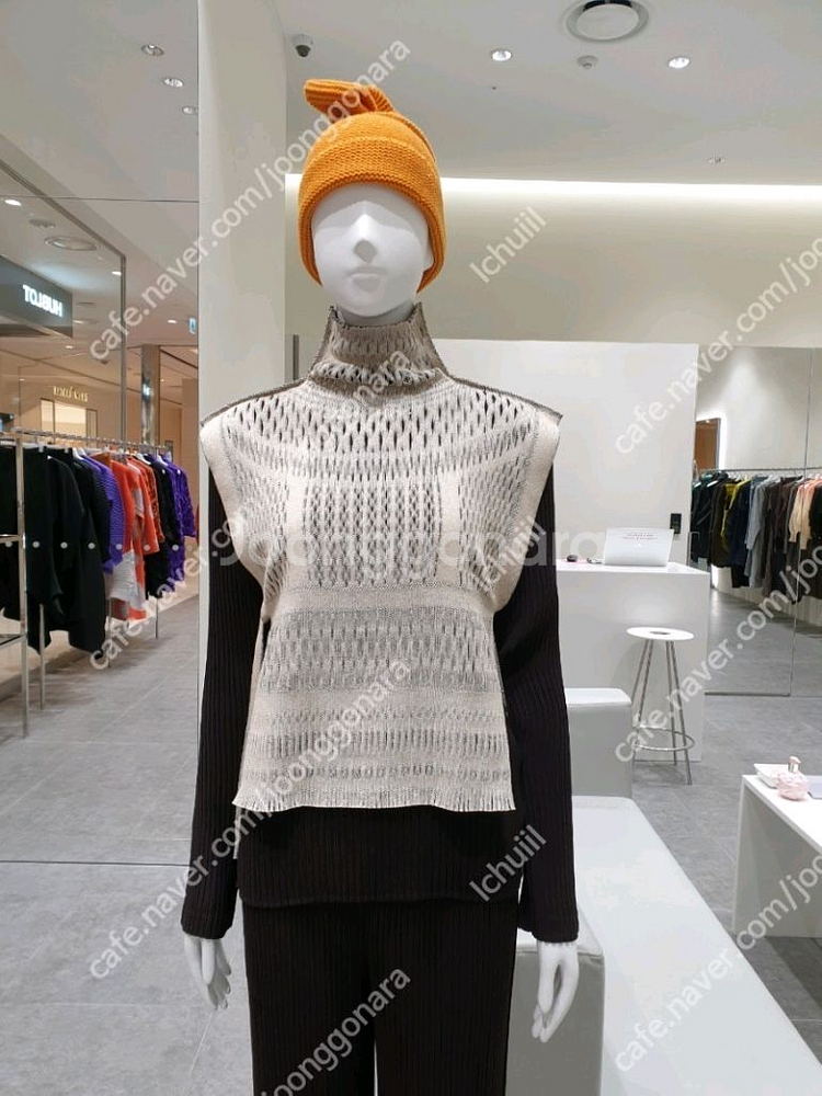 이세이미야케 루센트 니트 탑 겸 베스트--0