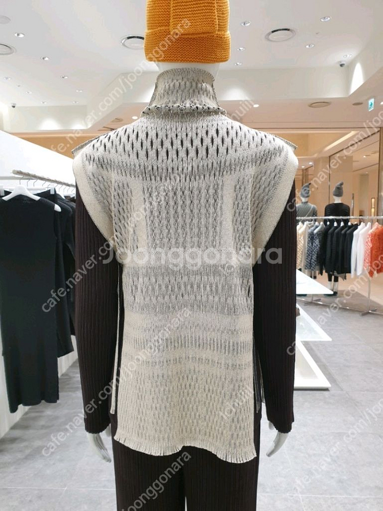 이세이미야케 루센트 니트 탑 겸 베스트--2