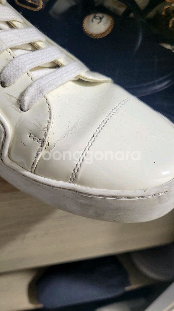 샤넬 화이트 스니커즈 38.5 (작게 나옴)--4