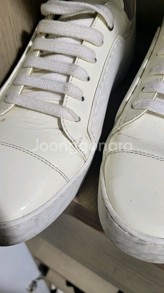 샤넬 화이트 스니커즈 38.5 (작게 나옴)--3