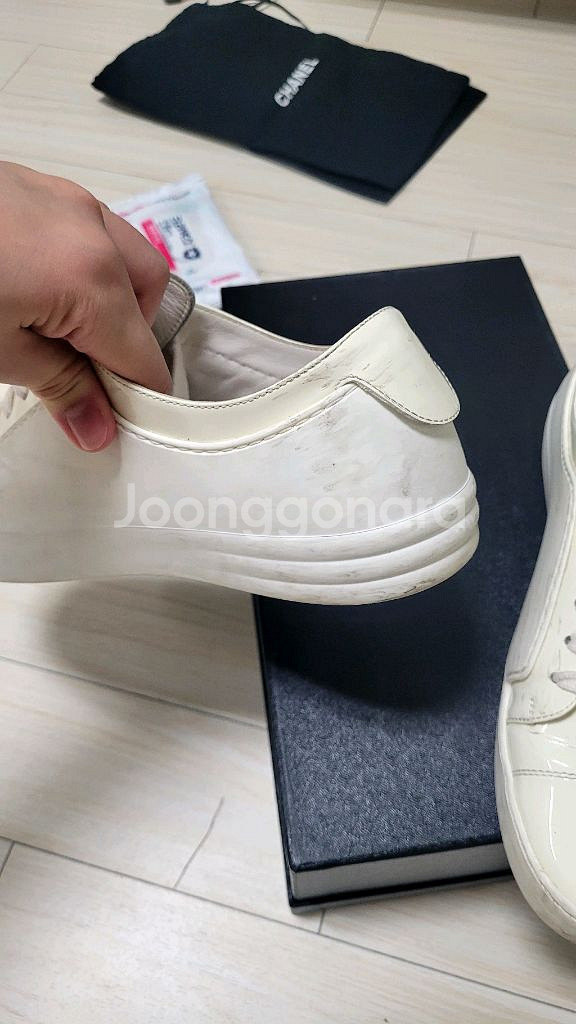 샤넬 화이트 스니커즈 38.5 (작게 나옴)--8