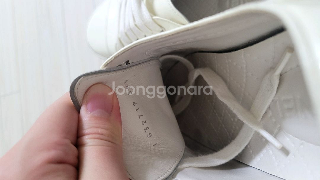 샤넬 화이트 스니커즈 38.5 (작게 나옴)--7