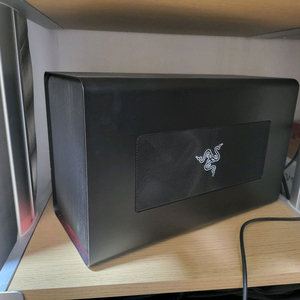 레이저코어 X 크로마+XFX RX5700XT 팝니다.