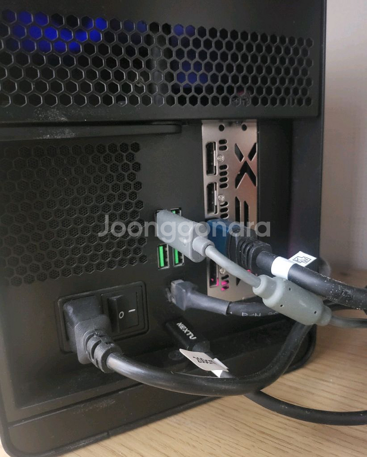 레이저코어 X 크로마+XFX RX5700XT 팝니다.--1