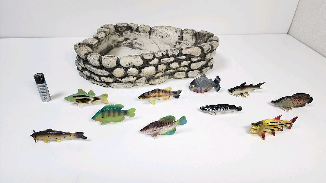 미니 연못 수반(도기 재질)+물고기 모형 판매합니다--0