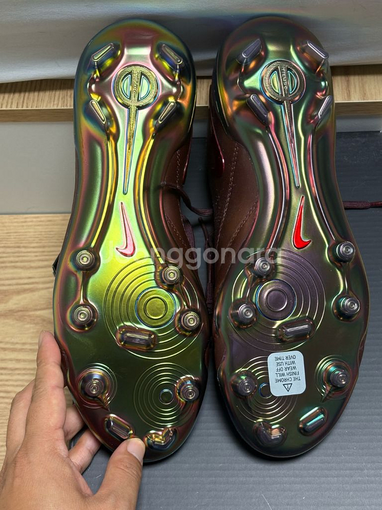 나이키 티엠포 레전드10 몬테벨루나 사이즈 255--1