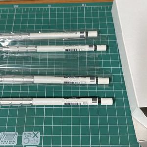 펜텔 그래프1000 리미티드8 펄 화이트 샤프 판매해요