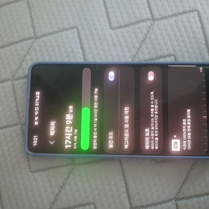 갤럭시 S10 팝니다.5g. 512뒷판밧대리센터교환했습