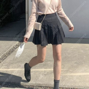 웨어웨더 차콜 플리츠 스커트