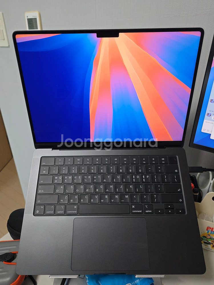 맥북프로 판매합니다. 14인치 M4 Pro 12 코어--0