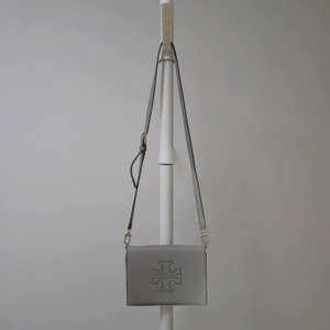 토리버치 아만다 레더 크로스백