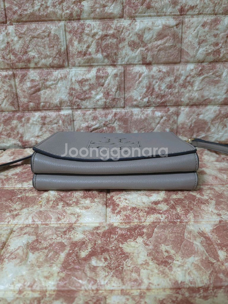 토리버치 아만다 레더 크로스백--6