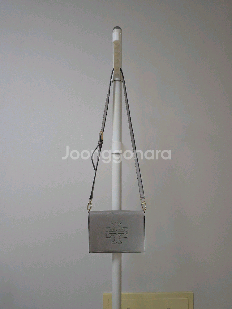 토리버치 아만다 레더 크로스백--7