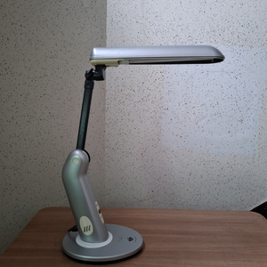 Nut 인버터 스텐드 (은색) 판매합니다~~