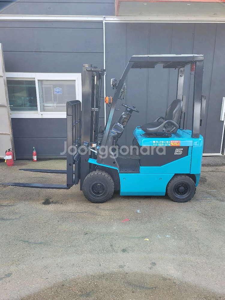 신차급 유니케리어 1.5톤 전동지게차 특가판매--0