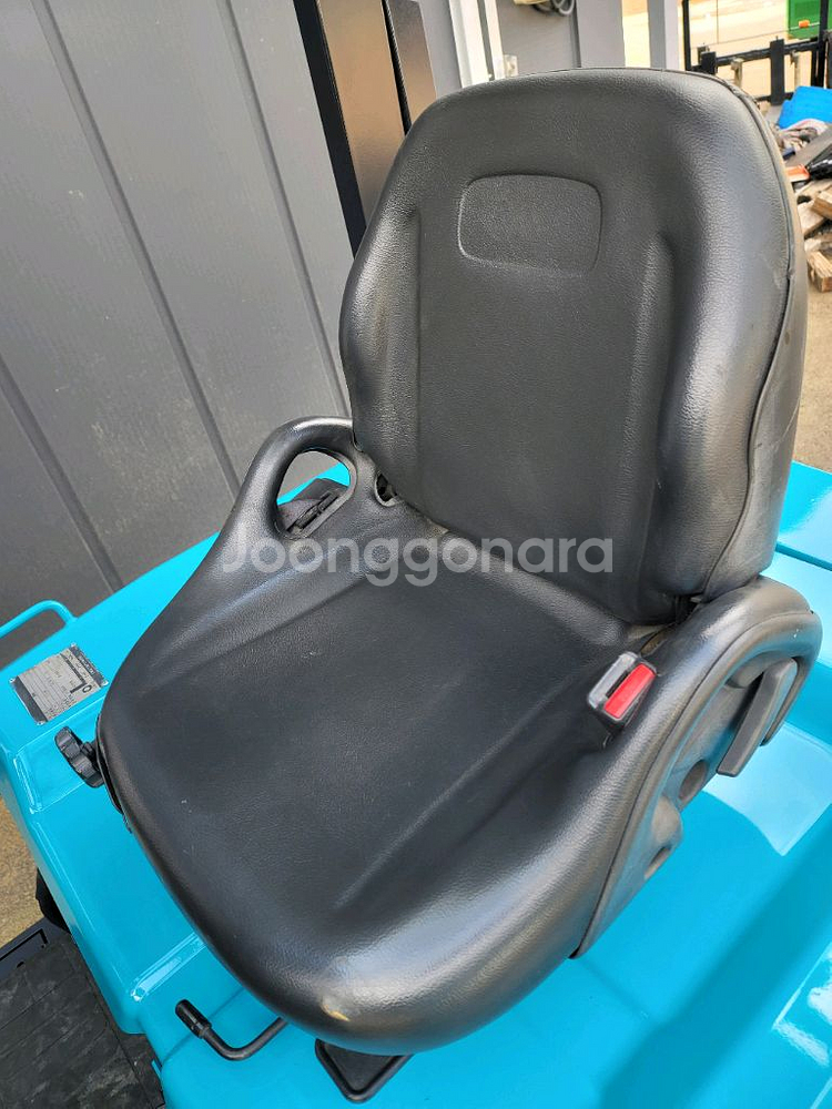 신차급 유니케리어 1.5톤 전동지게차 특가판매--6